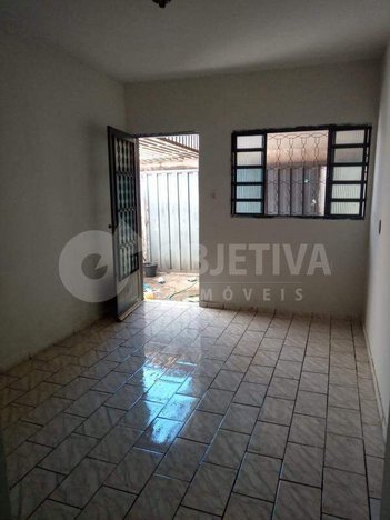 house em Rua Professor Leônidas Castro Serra, Presidente Roosevelt - Uberlândia - MG