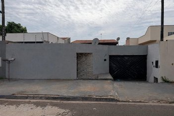 house em Rua Yoshimasa Suzuki, Maria Lúcia - Londrina - PR