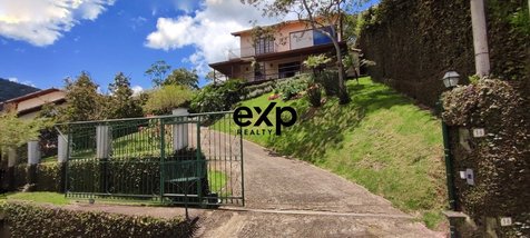 house em Estrada do Calembe, Nogueira - Petrópolis - RJ