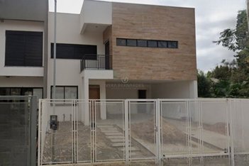 house em Rua Engenheiro Coelho Parreira, Ipanema - Porto Alegre - RS