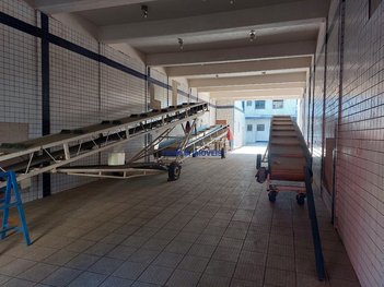 industrial em Dona Luísa Macuco, Vila Mathias - Santos - SP