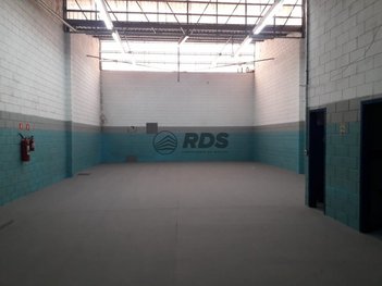 industrial em Fábio Eduardo Ramos Esquivel, Centro - Diadema - SP