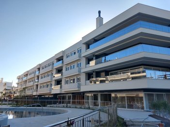 apartment em Das Piraunas, Jurerê Internacional - Florianópolis - SC
