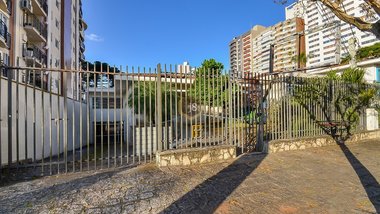 office em Rua Professora Ephigênia do Rego Barros, Mercês - Curitiba - PR