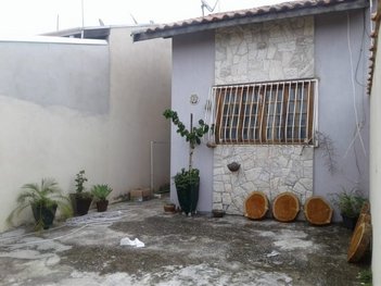 house em Rua Ernantes Marcondes Pereira, Residencial Comercial Cidade Vista Alegre - Pindamonhangaba - SP