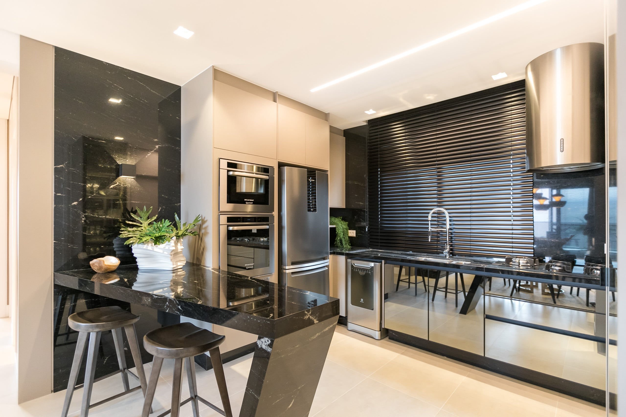 apartamentoavendabatelcuritibapr_1619189410259.jpeg