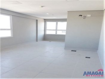 office em Rua Doutor Pompílio Mercadante, Centro - Jacareí - SP