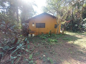 agricultural em Estrada Betina Uliano Arezon, Votorantim - Embu das Artes - SP