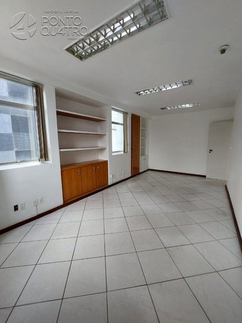 office em Tancredo Neves, Caminho das Árvores - Salvador - BA