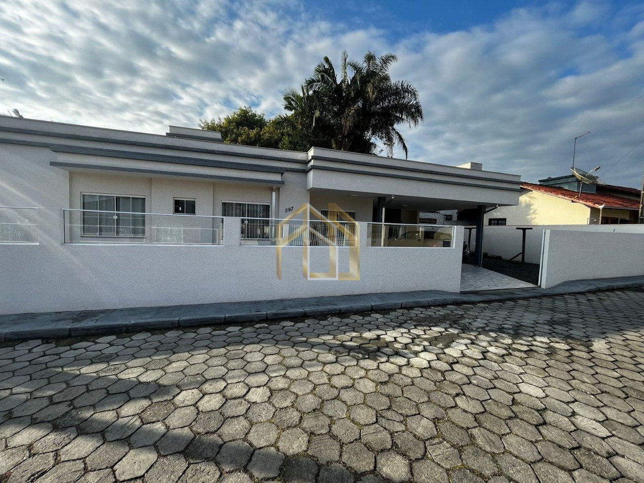 Casa a venda com 3 dormitórios, única no terreno, téreea, à venda em Balneário Piçarras