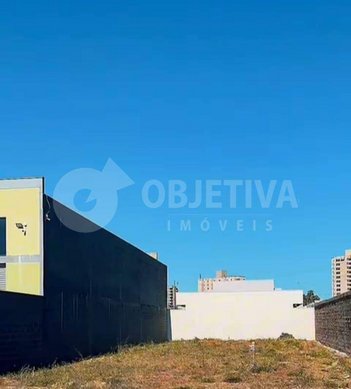 land_lot em Avenida Yuri Resende Miranda, Novo Mundo - Uberlândia - MG