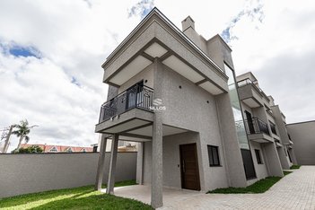 house em Rua Curupis, Santa Quitéria - Curitiba - PR