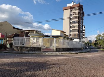house em Leopoldo de Freitas, Passo da Areia - Porto Alegre - RS