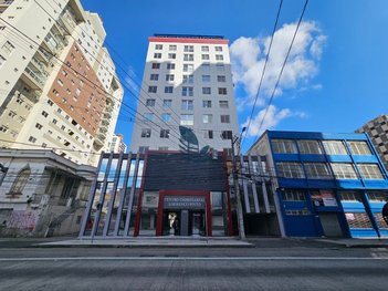 business em Rua Lourenço Pinto, Centro - Curitiba - PR