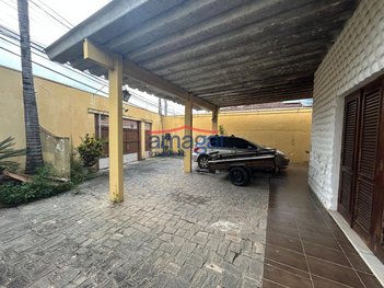 commercial_building em Rua Chiquinha Schurig, Jardim Marister - Jacareí - SP