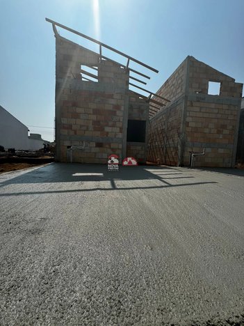 house em Rua Galileu Galilei, Conjunto Habitacional Terra dos Ipês I (Sul) - Pindamonhangaba - SP