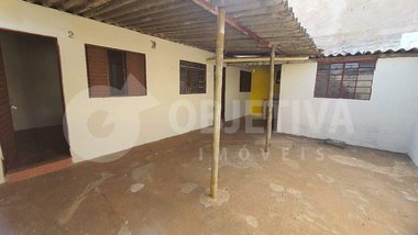 house em Rua Taxista Fábio Cardoso, São Jorge - Uberlândia - MG