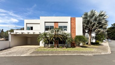 house em Rua das Araras, Novo Mundo - Curitiba - PR