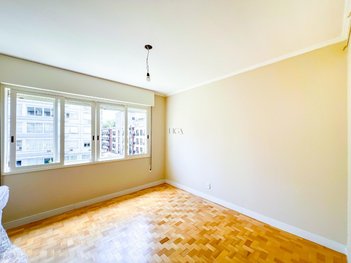 apartment em Rua Vinte e Quatro de Outubro, Moinhos de Vento - Porto Alegre - RS