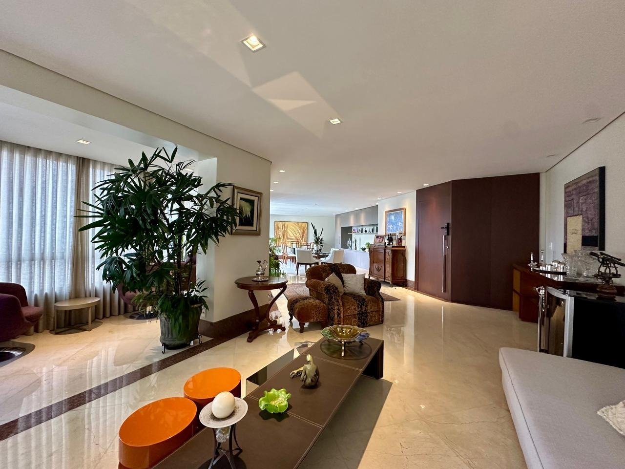 Apartamento com 4 quartos — Funcionários, Belo Horizonte