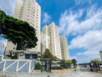 apartment em Rua Willis Roberto Banks, Parque Maria Domitila - São Paulo - SP