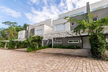 house em Doutor Ney de Castilhos Ferreira, Pedra Redonda - Porto Alegre - RS