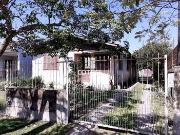 house em Avenida Oy Pavão, Pé de Plátano - Santa Maria - RS