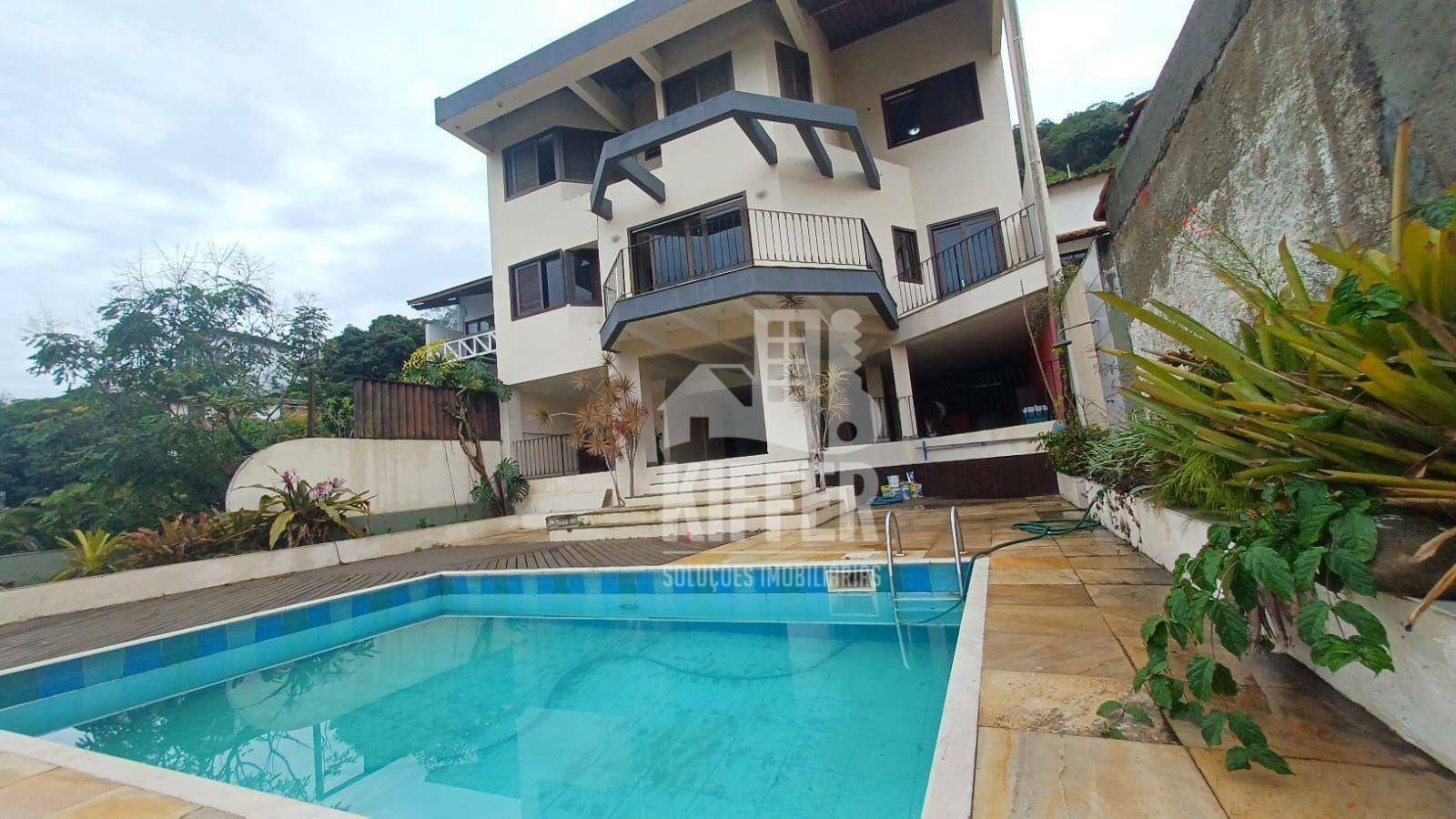 Casa com 4 quartos em São Francisco