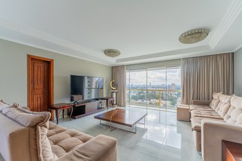apartment em Rua Petit Carneiro, Água Verde - Curitiba - PR