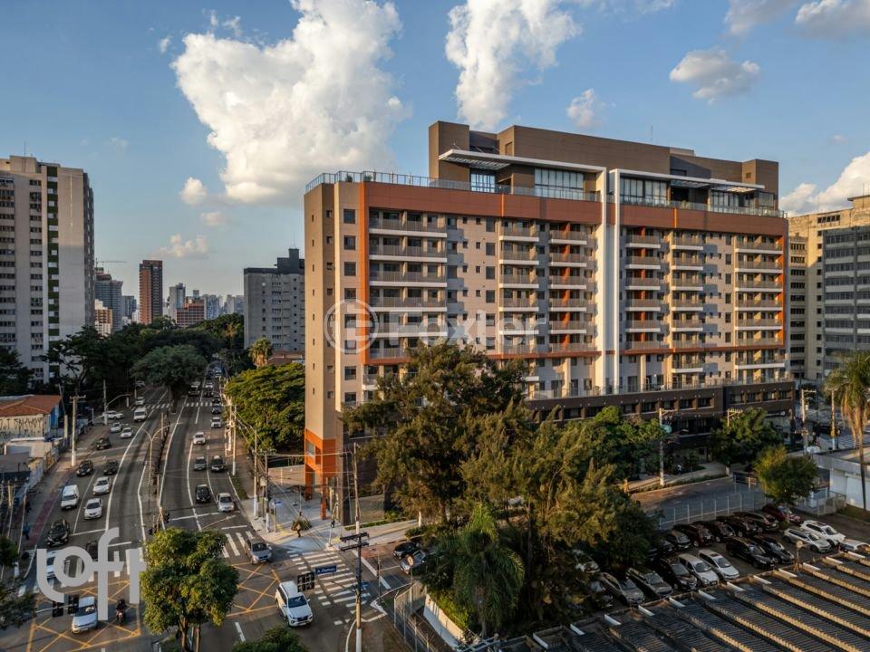 predio-de-apartamentos-moderno-com-estacionamento-e-area-verde