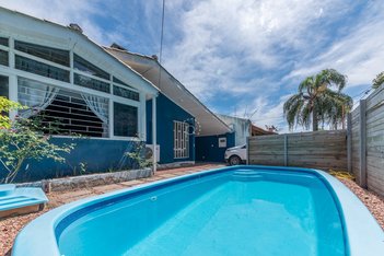 house em Avenida Ernesto Zeuner, Cavalhada - Porto Alegre - RS