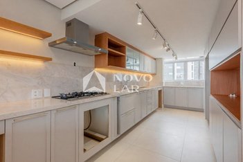 apartment em Rua Vinte e Quatro de Outubro, Moinhos de Vento - Porto Alegre - RS