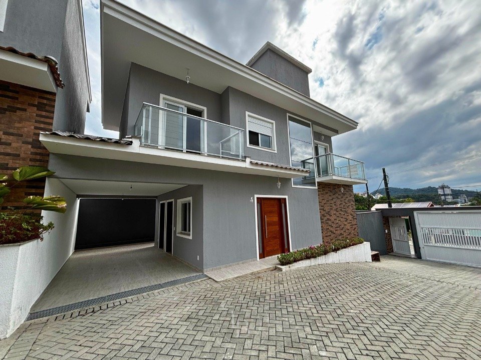 02- Sobrado em Condominio Fechado _ Venda _ Floresta _ Joinville _ Santa Catarina _ Fachada