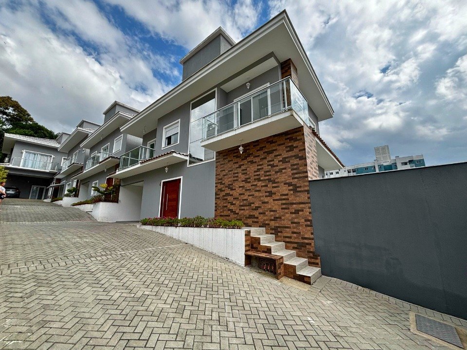 01 - Sobrado em Condominio Fechado _ Venda _ Floresta _ Joinville _ Santa Catarina _ Fachada