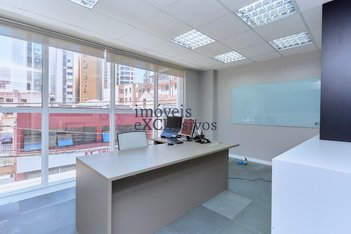 office em Emiliano Perneta, Centro - Curitiba - PR
