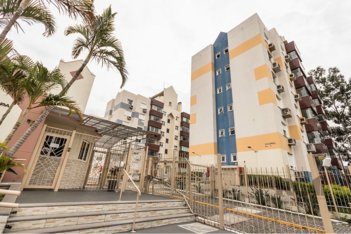 apartment em Rua Marina Sirângelo Castello, Jardim Itu - Porto Alegre - RS