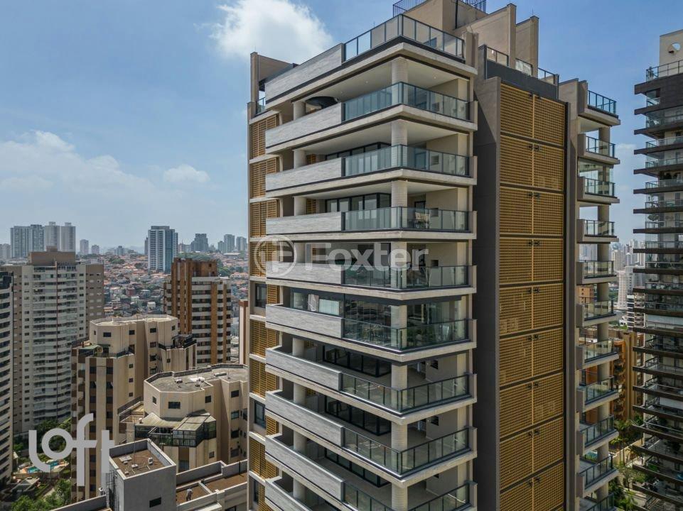 predio-moderno-com-sacadas-e-janelas-grandes