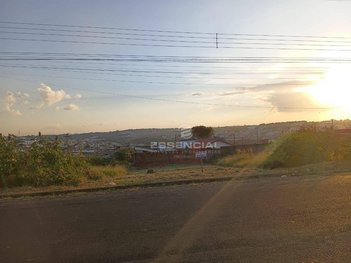 land_lot em Avenida Cláudio Ferreira Cesário, Jardim Monte Mor - Botucatu - SP