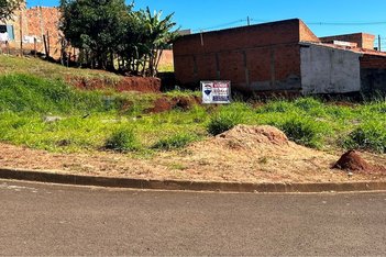 land_lot em Rua Heleni de Souza Costa, Jardim Ypê - Botucatu - SP