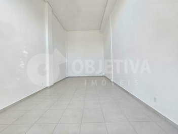 business em Rua Lapa do Lobo, Granja Marileusa - Uberlândia - MG