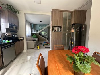 house em Avenida Professor Célio Lencioni, Jardim Crystal Park - Jacareí - SP