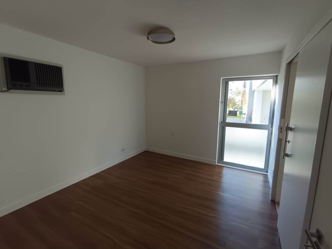 APARTAMENTO COM 3 DORMIT�RIOS (2 SU�TES), REFORMADO NA VILA ADYANA