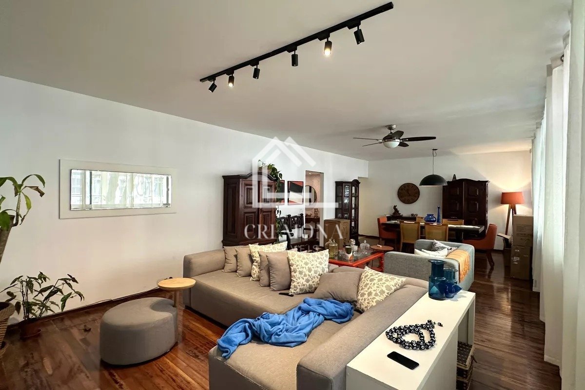 original895092944-493