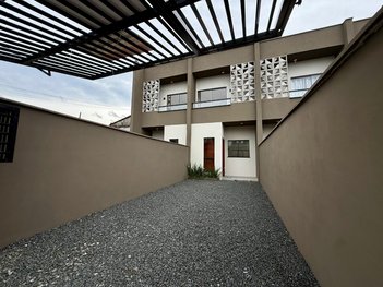 house em Rua Franklin Roosevelt, Iririú - Joinville - SC