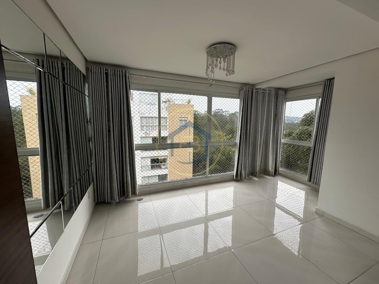 WhatsApp Image 2025-10-24 at 14.40