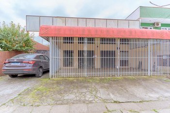 business em Rua Alcino Guanabara, Hauer - Curitiba - PR