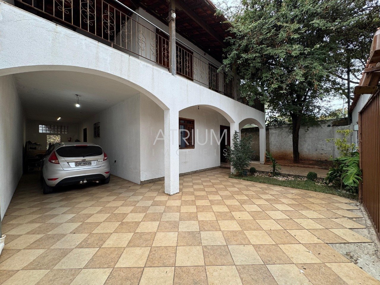Casa com 3 quartos — Santa Terezinha, Belo Horizonte