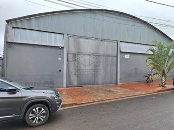 industrial em Rua Joaquim Lyra Brandão, Vila Assumpção - Botucatu - SP