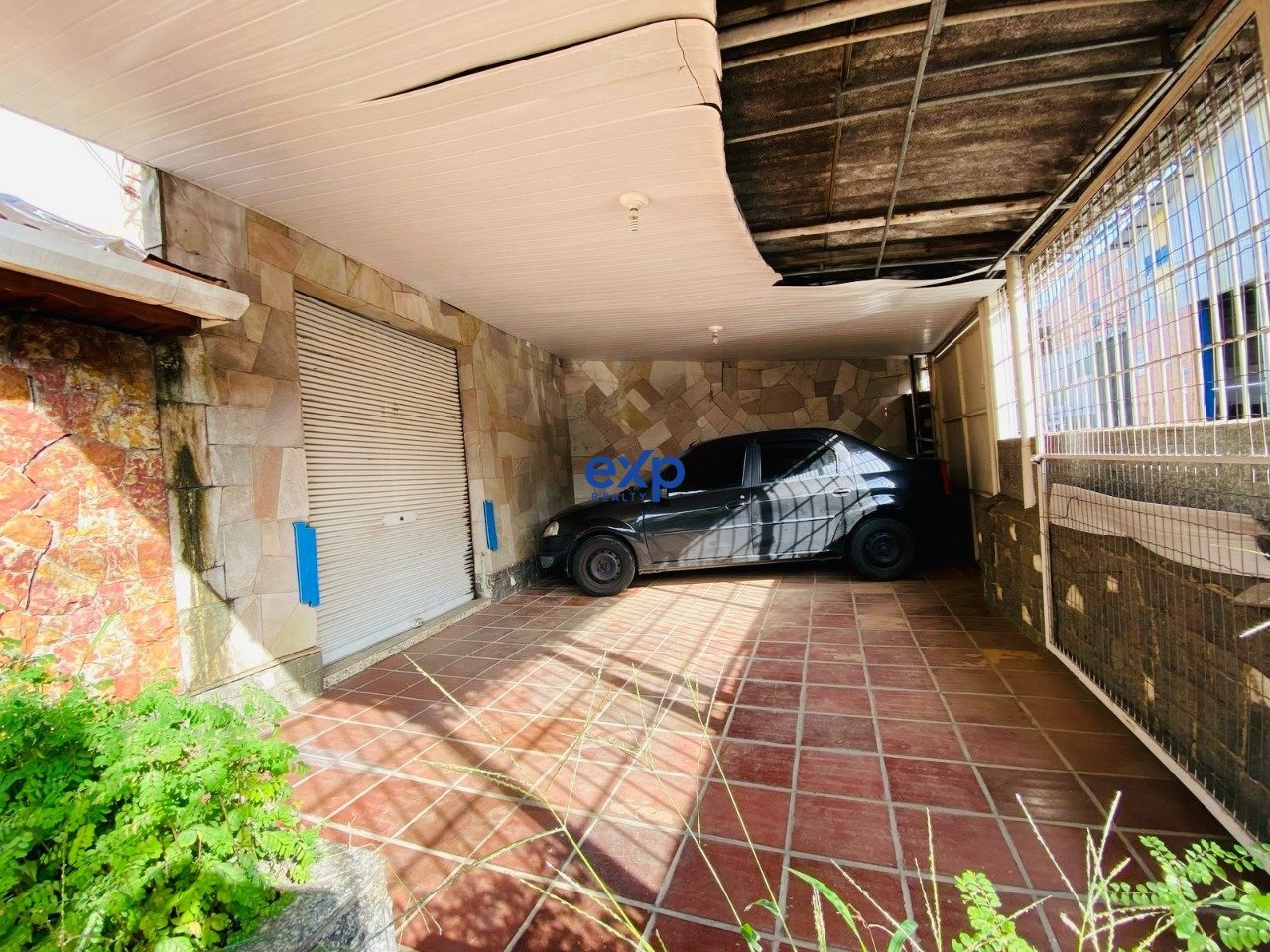 GARAGEM E LANCHONETE