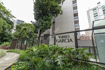 apartment em Rua Tajuja, Três Figueiras - Porto Alegre - RS